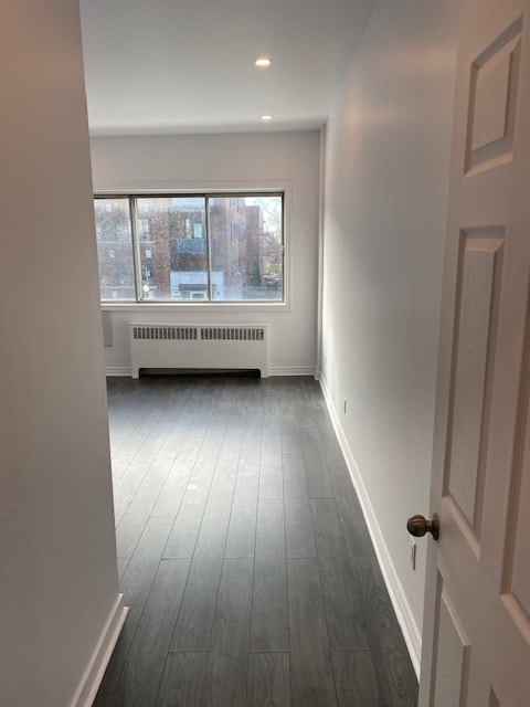 Building Photo - 5497 Av. Victoria