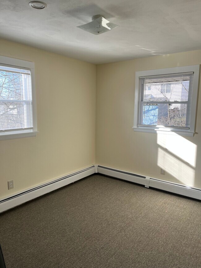 Foto del edificio - 839 Squires Ave