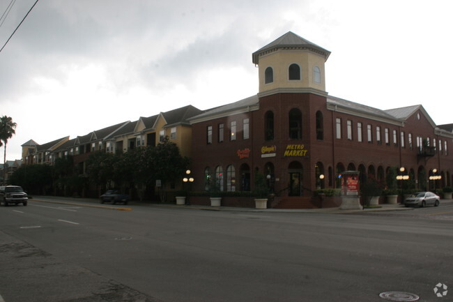 Building Photo - The Quarter At Ybor