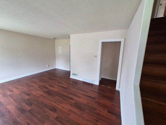 Building Photo - 1813 Ransburg Ave