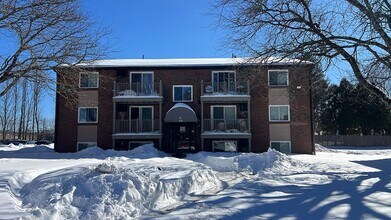 Building Photo - 328 Greenwood St