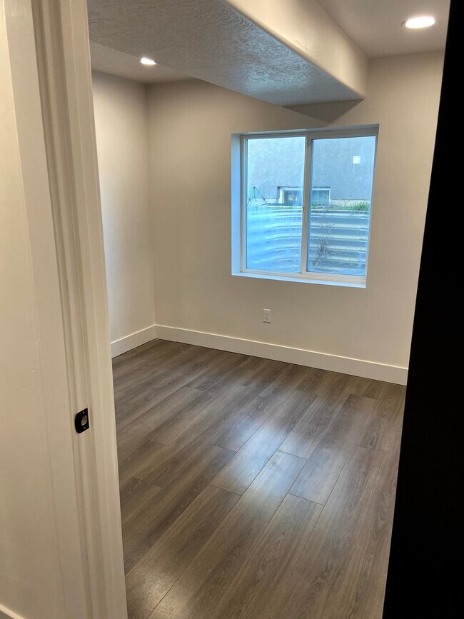 Foto del edificio - 4941 E Silver Ridge Rd