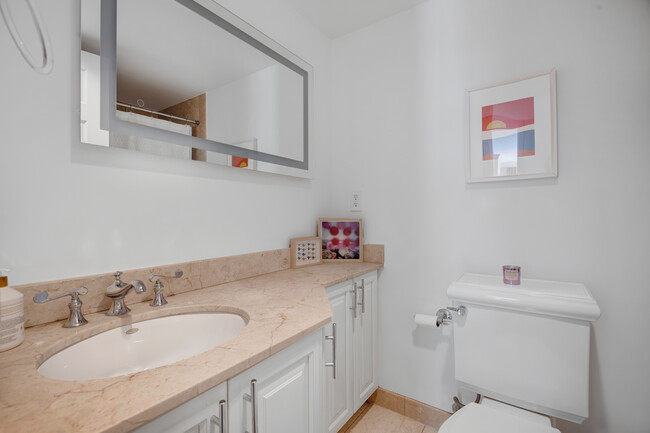 Foto del edificio - 2501 Calvert St NW
