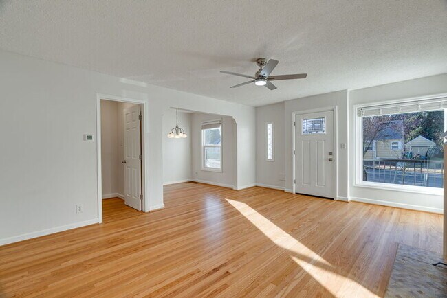 Foto del edificio - 1937 NE Dekum St