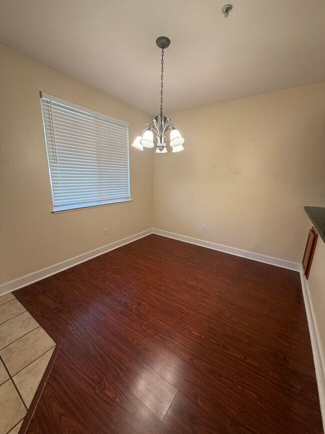 Foto del edificio - 1501 Secret Ravine Pkwy