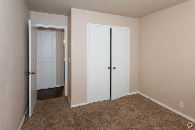 2BR, 1BA 996SF - The Parke at Central