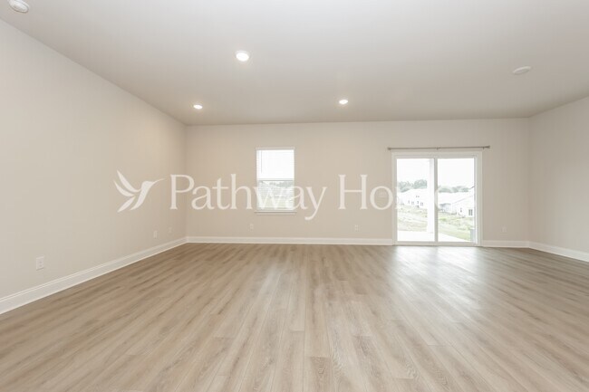 Foto del edificio - 344 Emerald Blvd