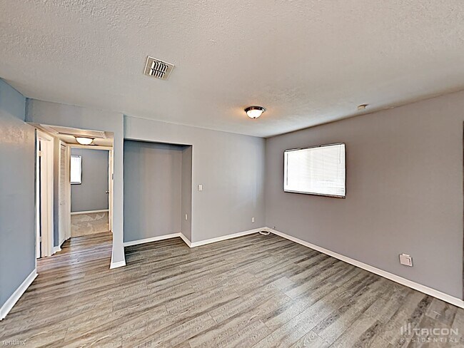 Foto del edificio - 3410 73rd St N