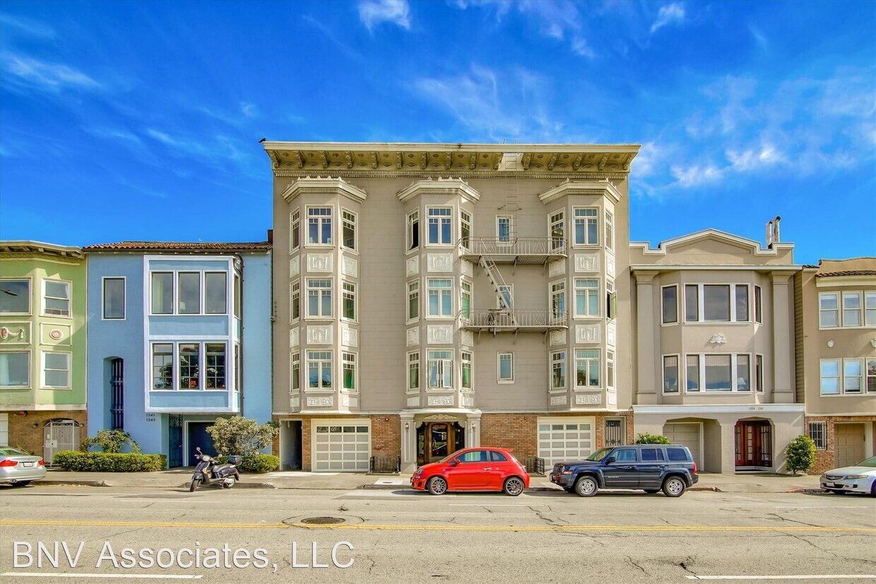 Primary Photo - 1355 Bay St