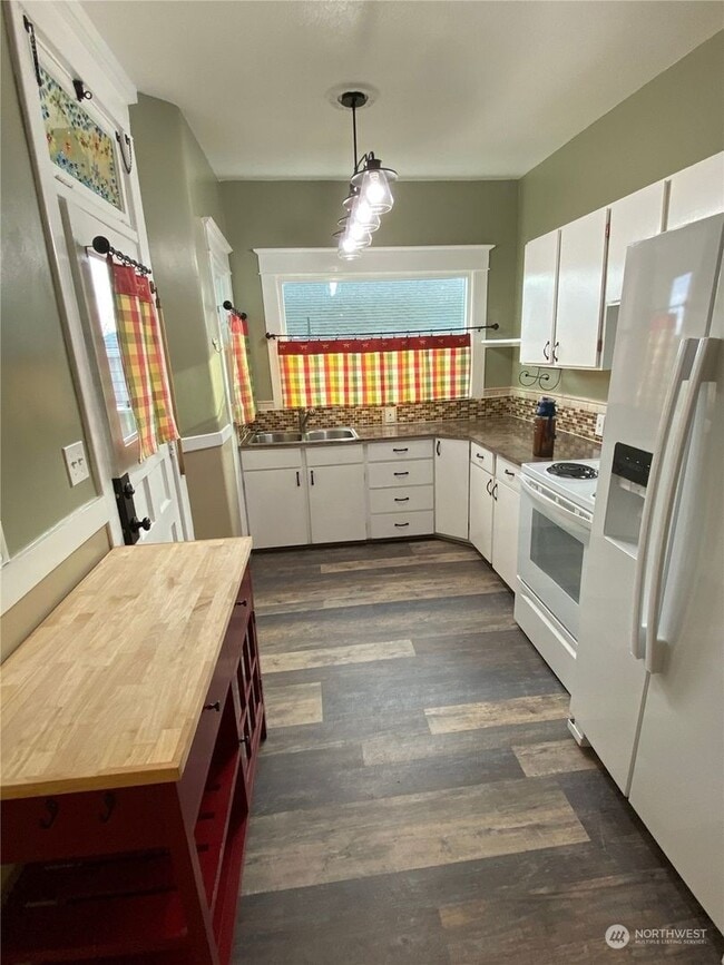 Foto del edificio - Burwell Duplex