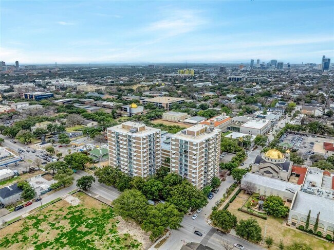 Foto del edificio - 3600 Montrose Blvd
