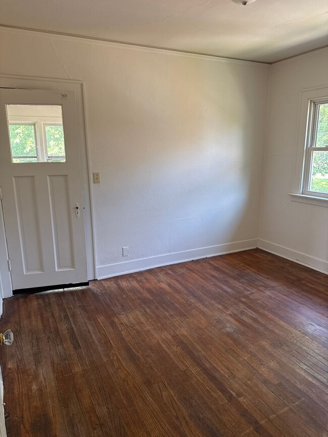 Building Photo - 905/907 14th Street
