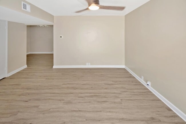Building Photo - 7021 Stonington Ln