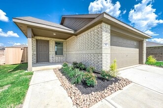 Building Photo - 747 Hackberry Br Ct