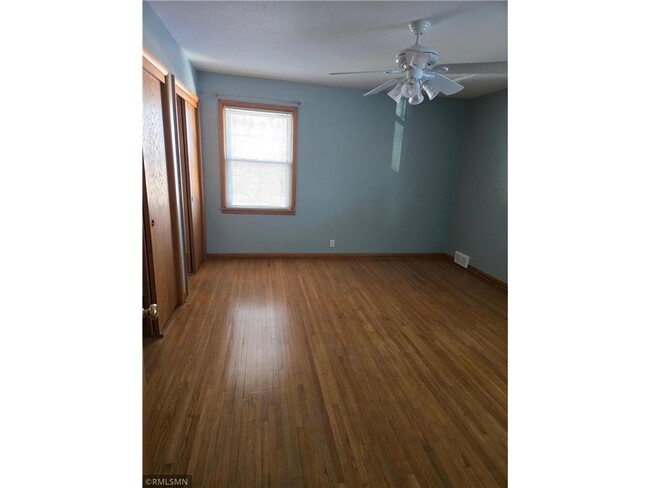 Foto del edificio - 3747 2nd St NE