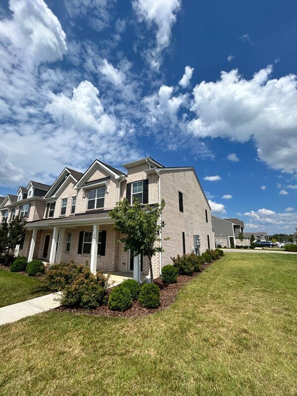 Building Photo - 2541 Salem Creek Dr