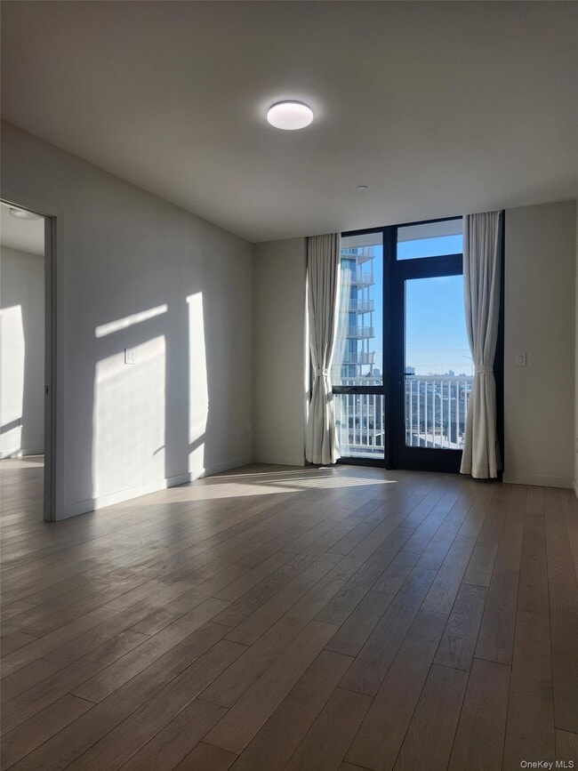 Foto del edificio - 131-02A-131-040 40th Rd