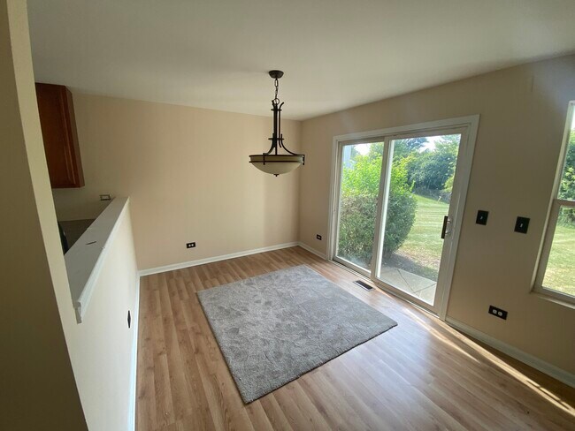 Foto del edificio - 463 Springwood Dr