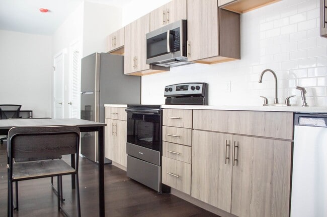Interior Photo - 503 E Stoughton