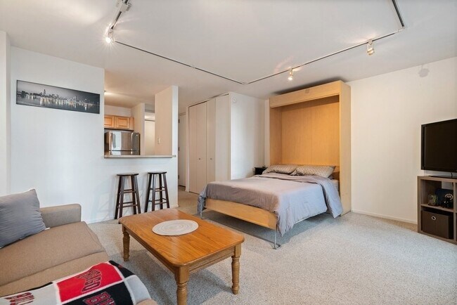 Foto del edificio - 1030 N State St