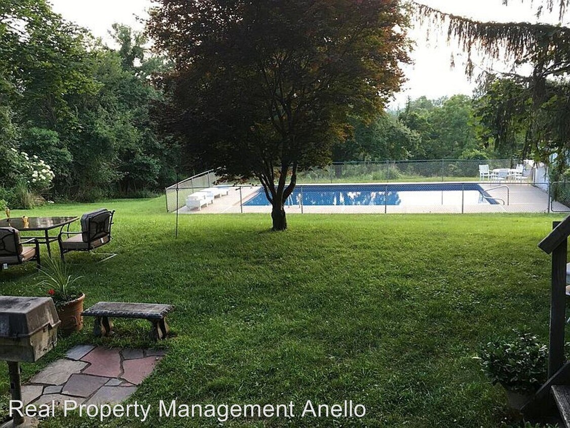 Foto principal - 3 br, 2 bath House - 789 Alps Road