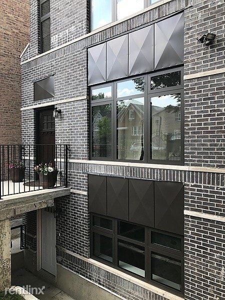 Building Photo - 2136 W 21st Pl