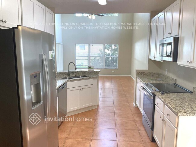 Foto del edificio - 8426 Fenwick Ave