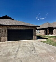 Building Photo - 1826 Cypress Ln