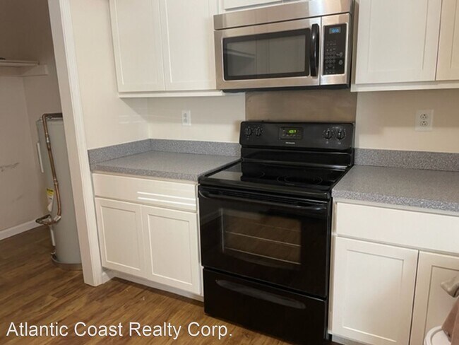 Foto del edificio - 3 br, 1.5 bath House - 6049A Old College D...