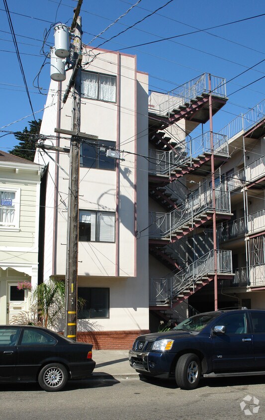 Primary Photo - 473 10th Ave