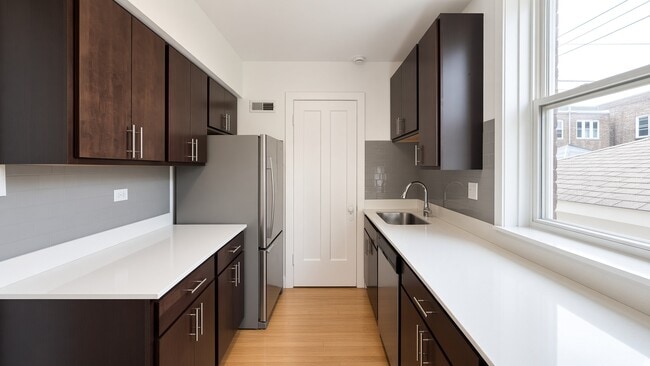 Building Photo - 3018 N Karlov Ave