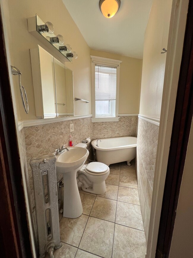 Bathroom2 - 3264 W Washington Blvd