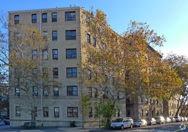 Foto del edificio - 70-35 Broadway