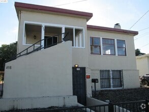 Building Photo - 498 E 8th St