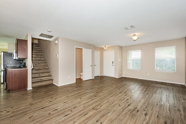 Foto del edificio - 317 Blairwood Dr