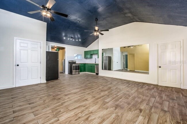 Foto del edificio - 2545 Emerson Ave S