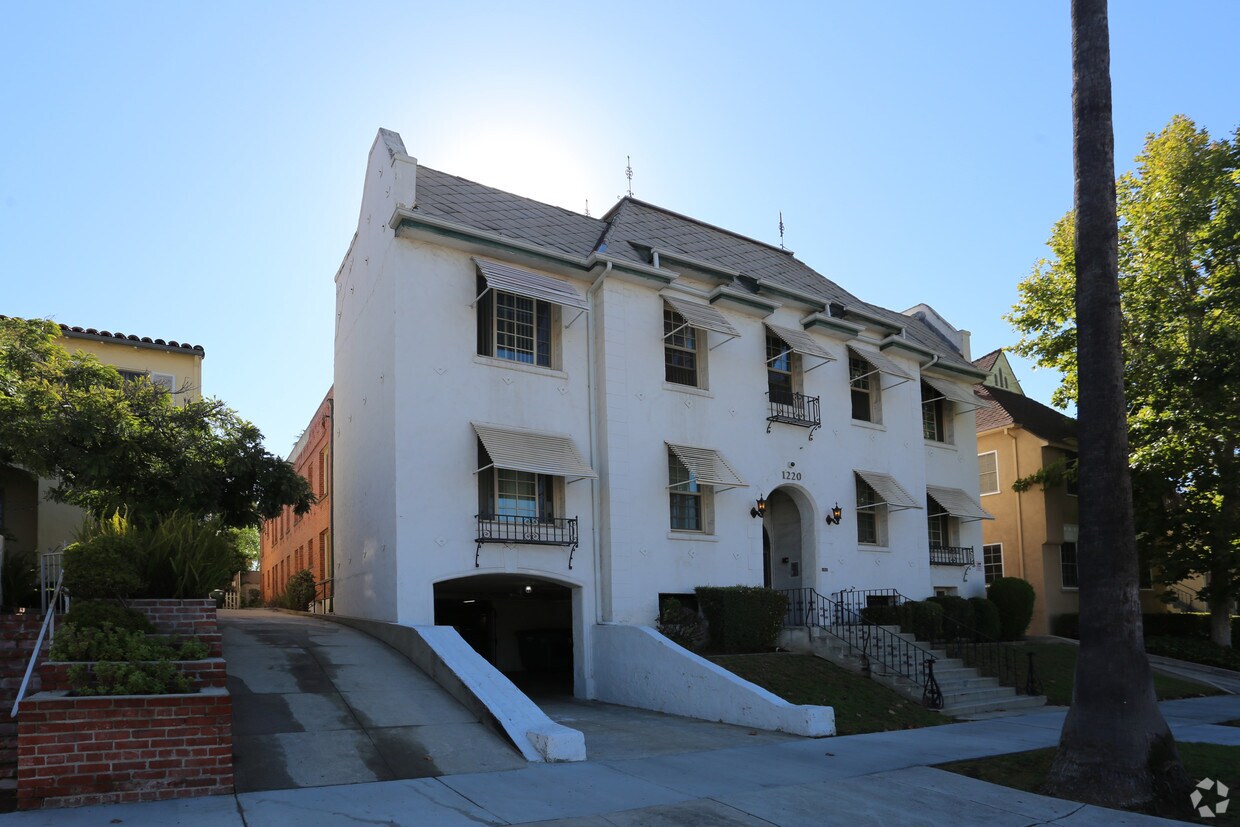 Primary Photo - 1220 N Brand Blvd