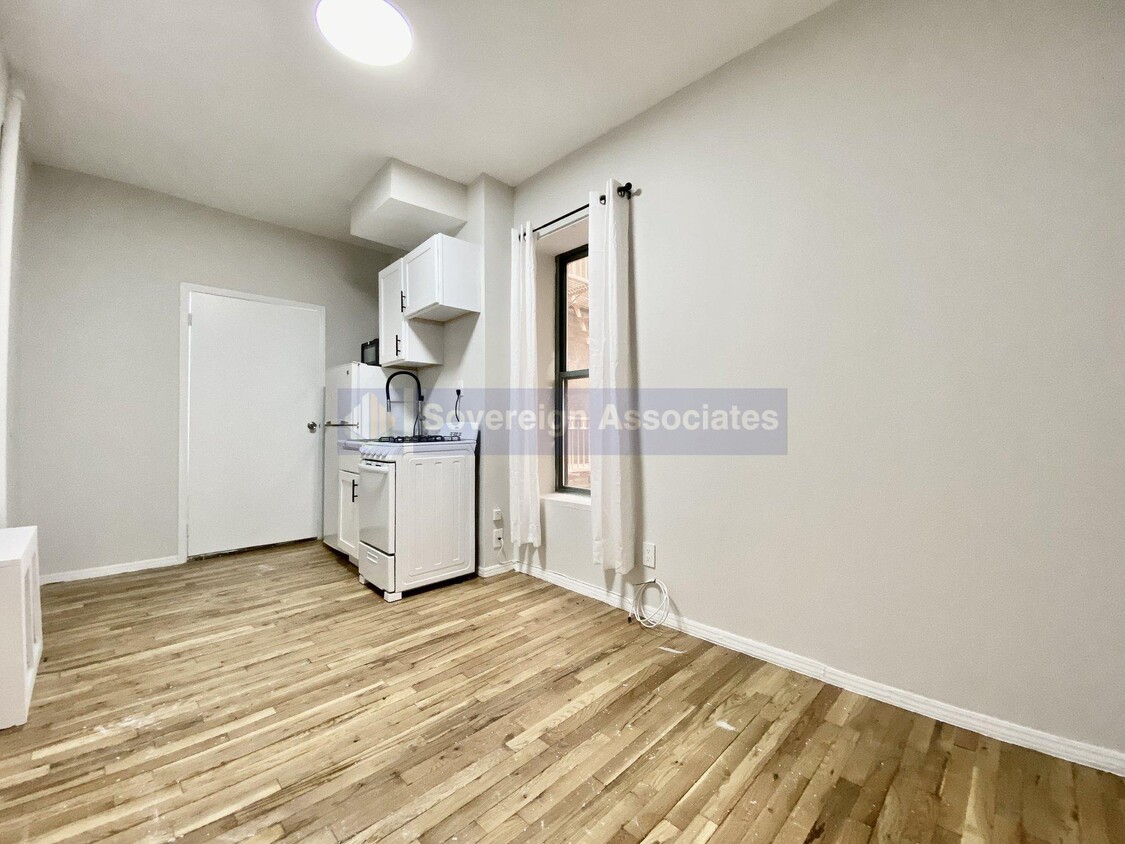 Foto principal - 240 West 64th Street