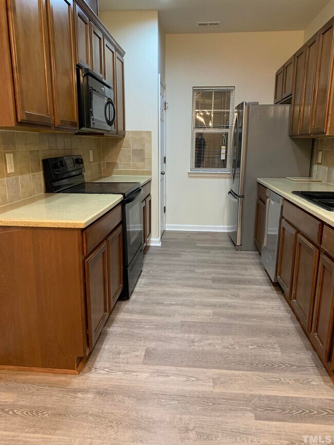 Foto del edificio - 245 Linden Park Ln