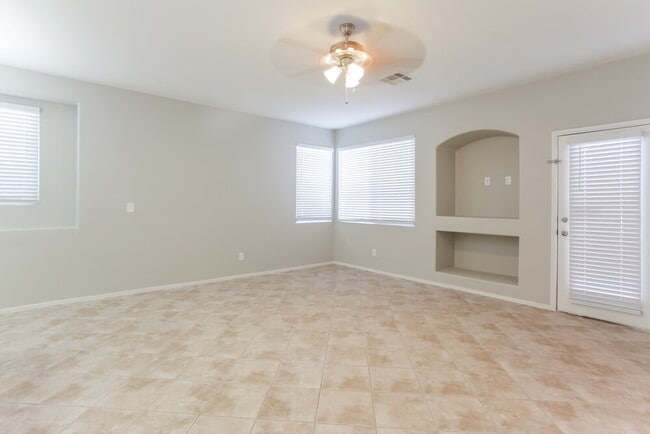 Building Photo - 7636 Adornment Ct