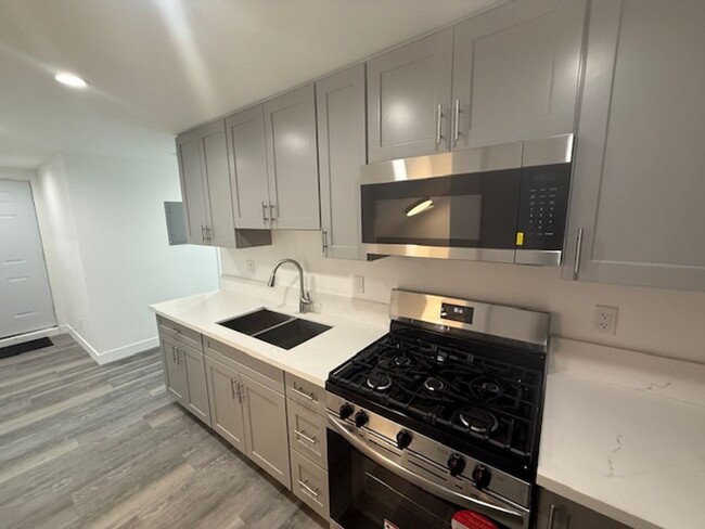 Building Photo - ADU 2 Bedroom for Rent in Sylmar!