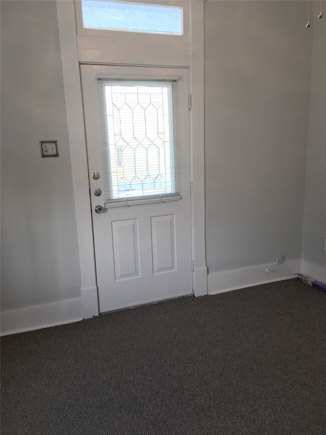 Building Photo - 801 8th St