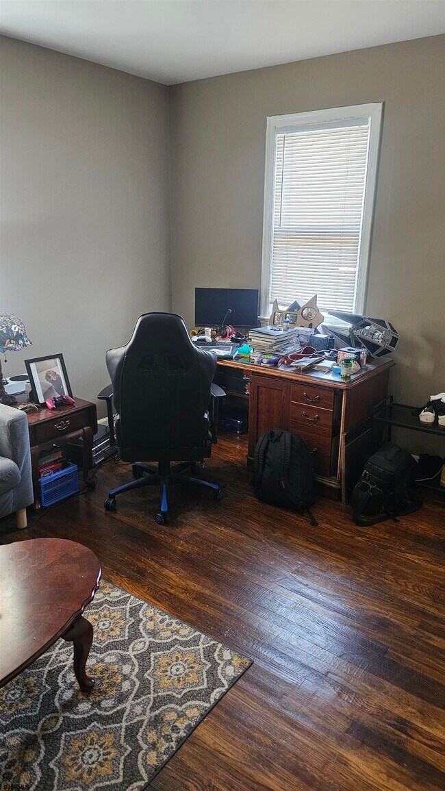 Building Photo - 130 Wilmer St