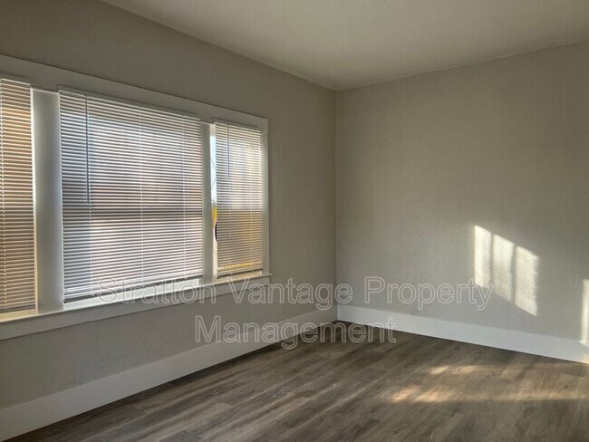 Foto del edificio - 2032 W Adams St