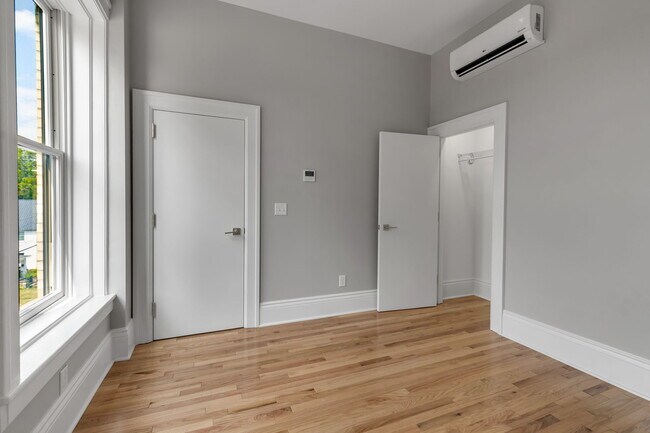 Foto del edificio - 670 Main St