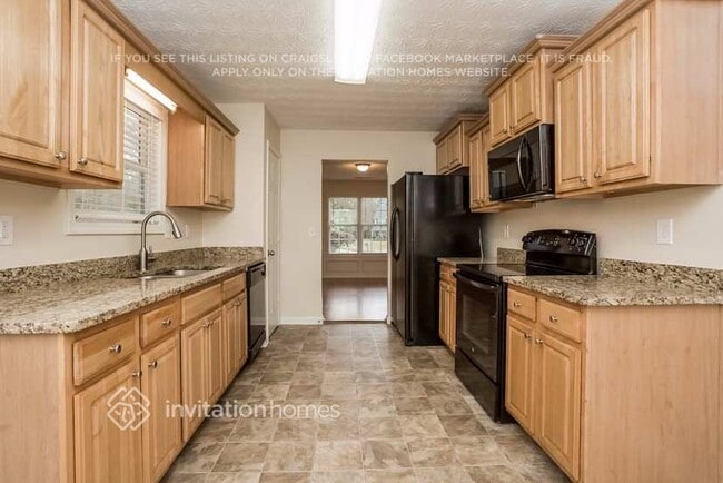 Building Photo - 85 Trelawney Pl
