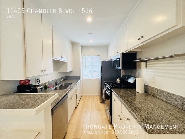 Building Photo - 11405 Chandler Blvd