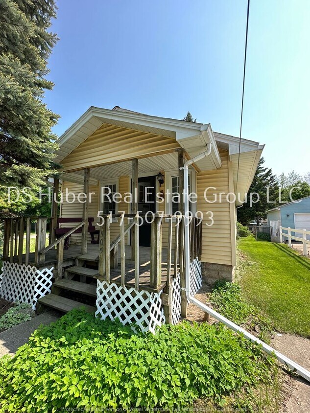 Primary Photo - 1505 Redwood St