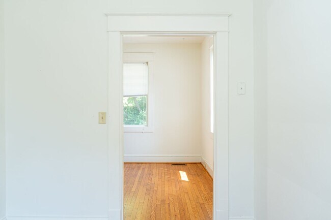Foto del edificio - 225 Shamrock Rd