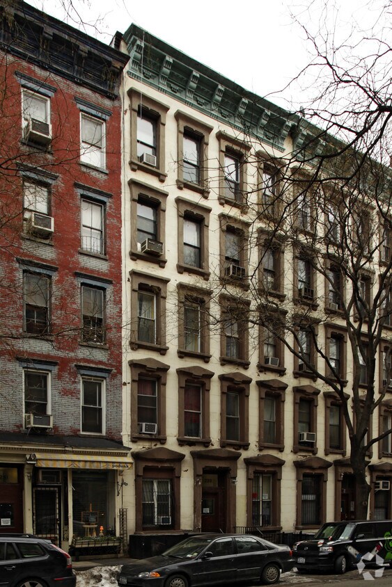 Primary Photo - 233 E 5th St